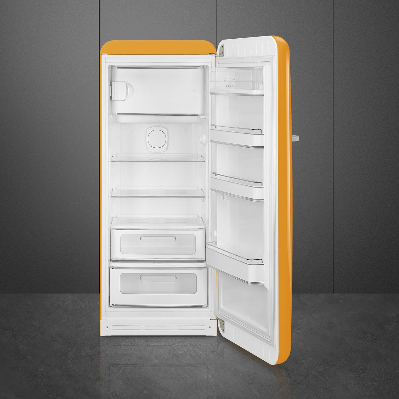 Frigider 50' Style Smeg & Veuve Cliquot FAB28RDYVC5 10